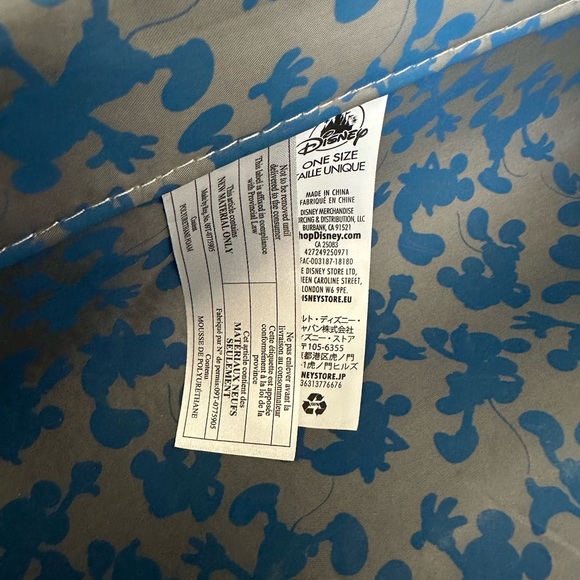 Disney Mickey Mouse Rolling Suitcase - Picture 5 of 6